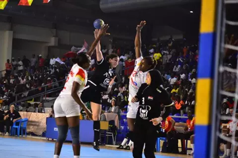 اتحاد اليد: ندرس التعاقد مع مدرب أجنبي لقيادة منتخب السيدات ببطولة العالم